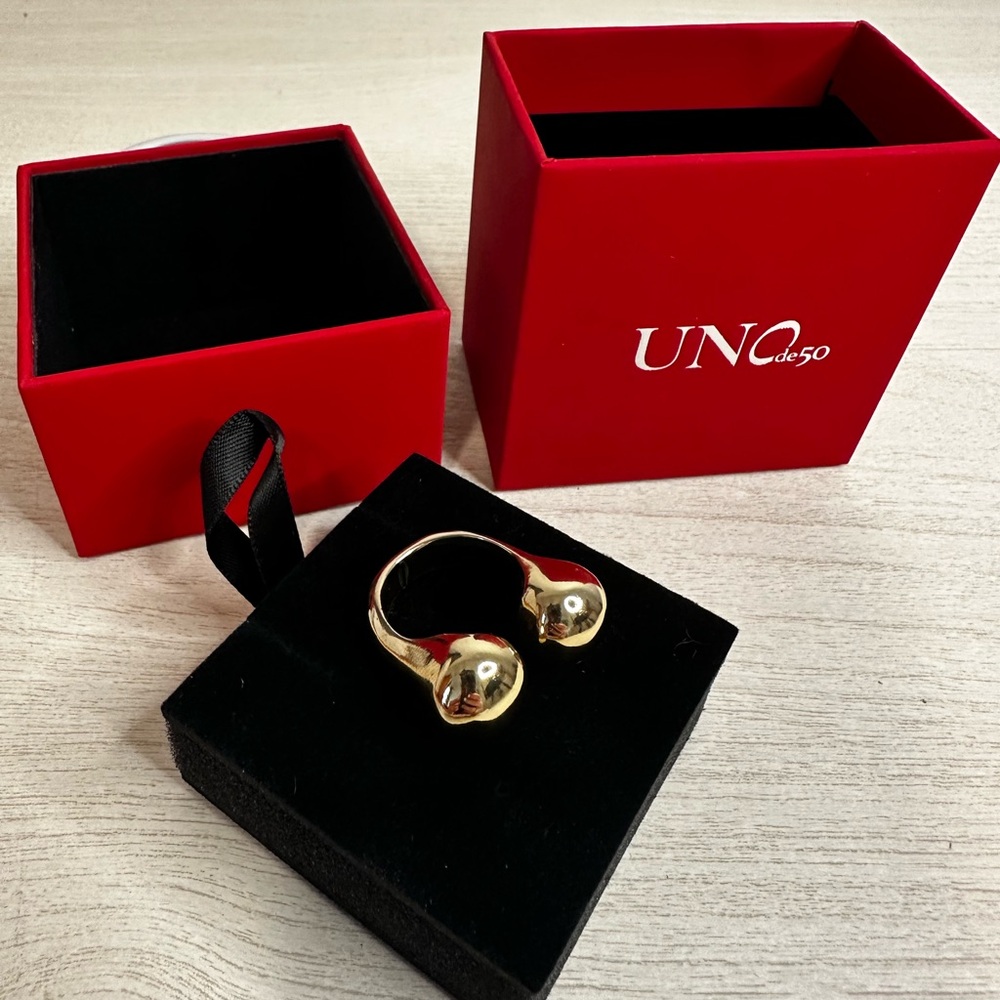 UNOde50 18k gold plated Ring, Size 6 US
